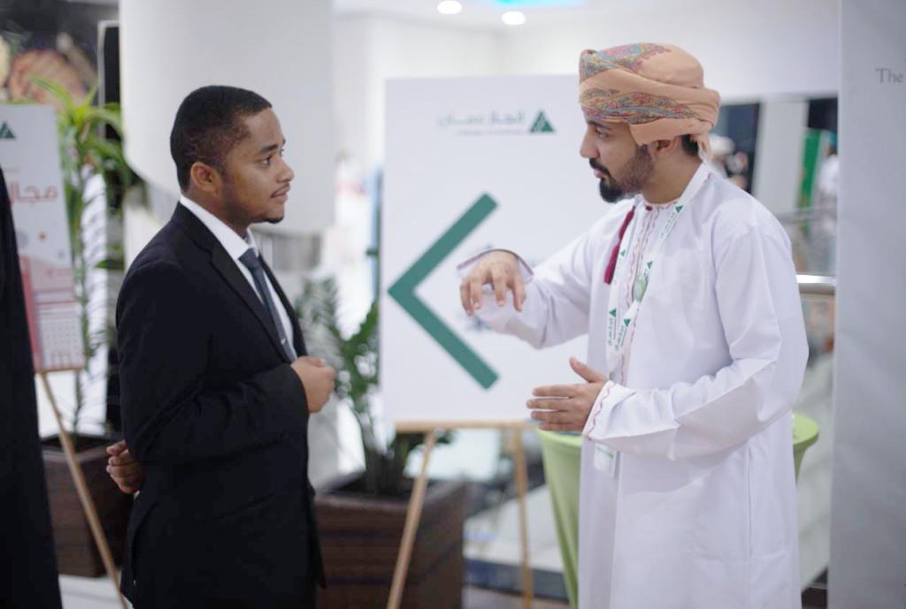 أفكار مبدعة ومميزة يستمر شباب #عمان المشاركون في #برنامج_الشركة في عرضها حتى ال11:30م في <a href="/omanavenuesmall/">Oman Avenues Mall</a>. زيارة سريعة منك قد تعني الكثير لهم 👍 #إنجاز_عمان