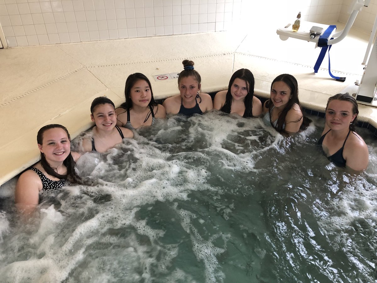 A little pre-gaming before some late (7:00p @ 9:00p) games! Playing some 🏀 and making some memories this weekend! #FAMONTHREE <a href="/ZeroGravityBB/">Zero Gravity Basketball</a> <a href="/Kelsey_ZG/">Kelsey Bradbury</a> @Steve_ZG <a href="/TBCoachAbi/">Coach Abi</a> <a href="/GDavie05/">grace</a>