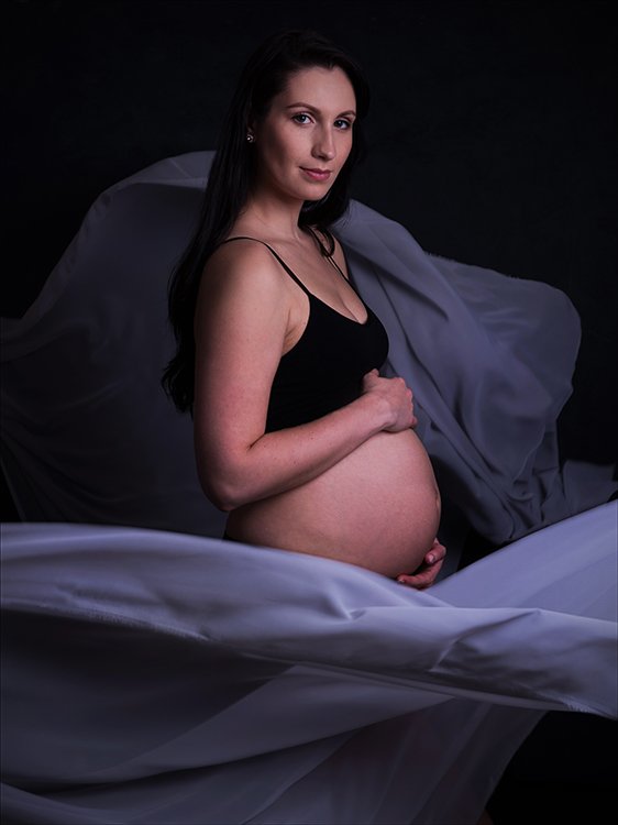 LightningPhotog's tweet photo. Ruth creates elegant and timeless maternity portraits... https://t.co/LdwvM9Tp8f https://t.co/0HsyGTvbHY