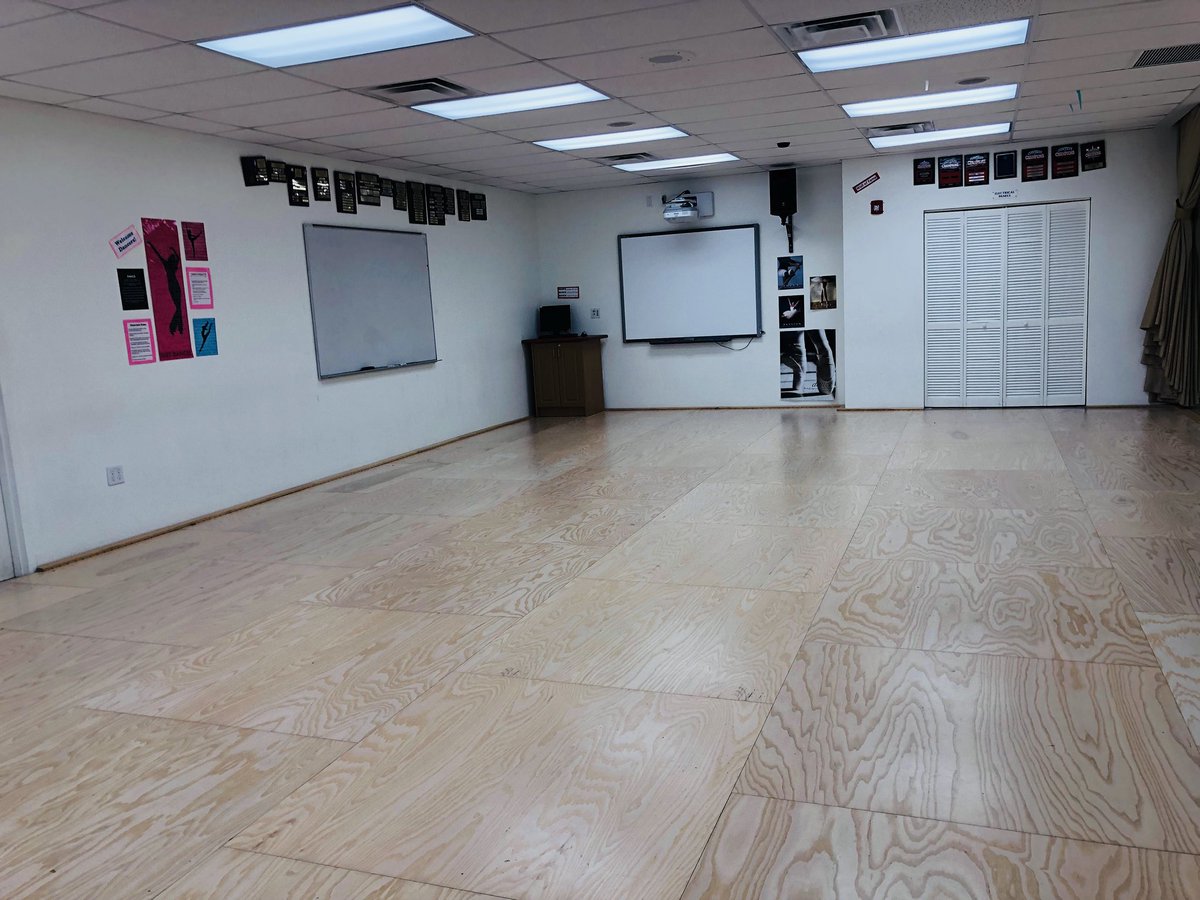 CarlaDuval305's tweet photo. Life is a balance between rest and movement. And now it’s time for rest! #emptystudio #summer #gslearning #gulliverdance https://t.co/O7GnpkIqJS