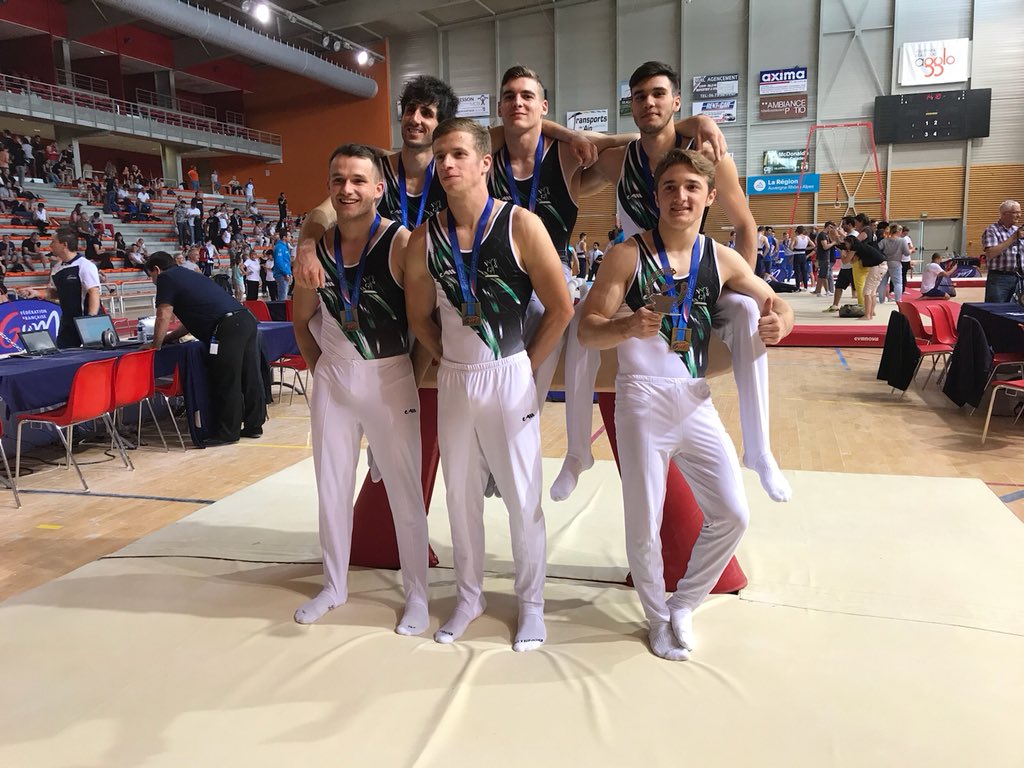 Lorenzogym1's tweet photo. Boooooom Très belle 3ème place au Championnat de France équipe en DN3. Merci l’équipe 🙌🏼💪🏼 #GreenTeam #NGGYM #ForzaNoisy ❇️❇️❇️ https://t.co/d9DMkmLigb