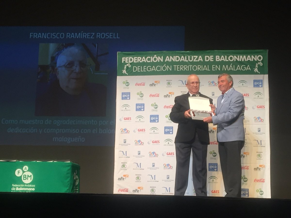 #GalaBM2018

Premio a Francisco Ramírez Rosell, como agradecimiento por el trabajo, dedicación y compromiso con el balonmano malagueño