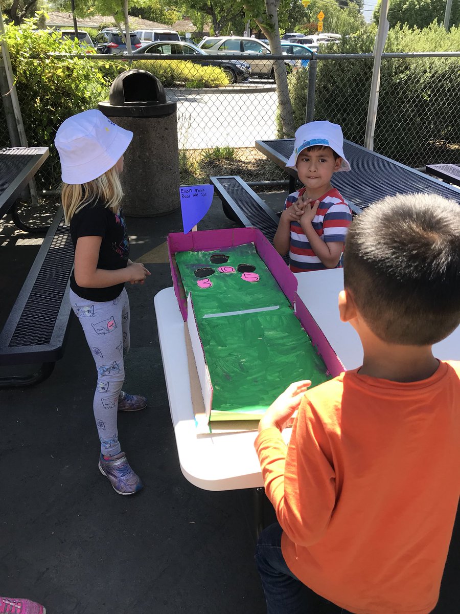 Team Kindy’s Cardboard Push/Pull Arcade was a smashing success. Kinders loved sharing their ‘how-to play’ books and cardboard arcade game. Thank you to all the parents, 5th graders and other special visitors who got to attend. #NGSS #ForcesInMotion @OakPrincipal @juliafuhrmeist