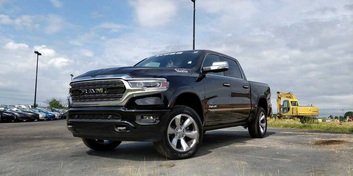 CarConfections's tweet photo. Wowza! The all-new #Ram is CRAZY luxurious!! Stay tuned for our review coming shortly! #ramtrucks #ram1500 #allnewram #luxurylifestyle https://t.co/CJI7V22UgW
