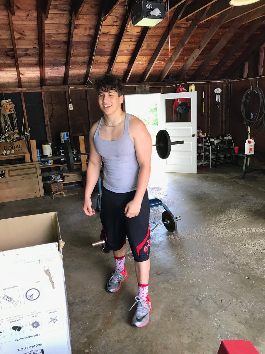 coachmo76's tweet photo. Nothing beats an Old Skool workout in the Shed!!!! #EXTRA #itsnear #OleNesh https://t.co/buoutKBYK6