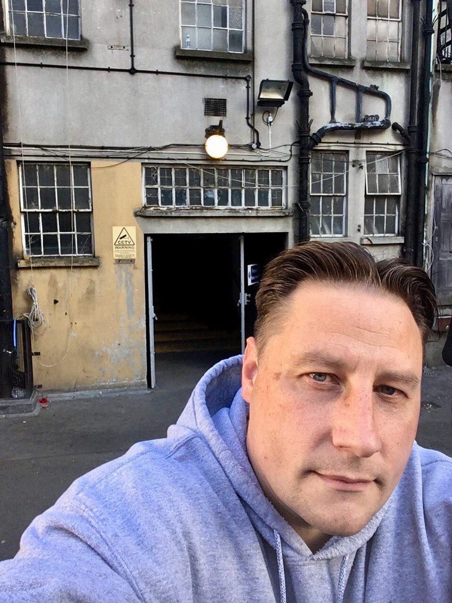RichieShadow's tweet photo. The not so #glamorous side of #boxing - rear of #YorkHall getting ready to descend into the sweatbox of the away changing rooms in the bowels of the building where I will be wrapping the hands &amp; warming up #SpencerThomas #awaycorner https://t.co/0HbGUC60b5