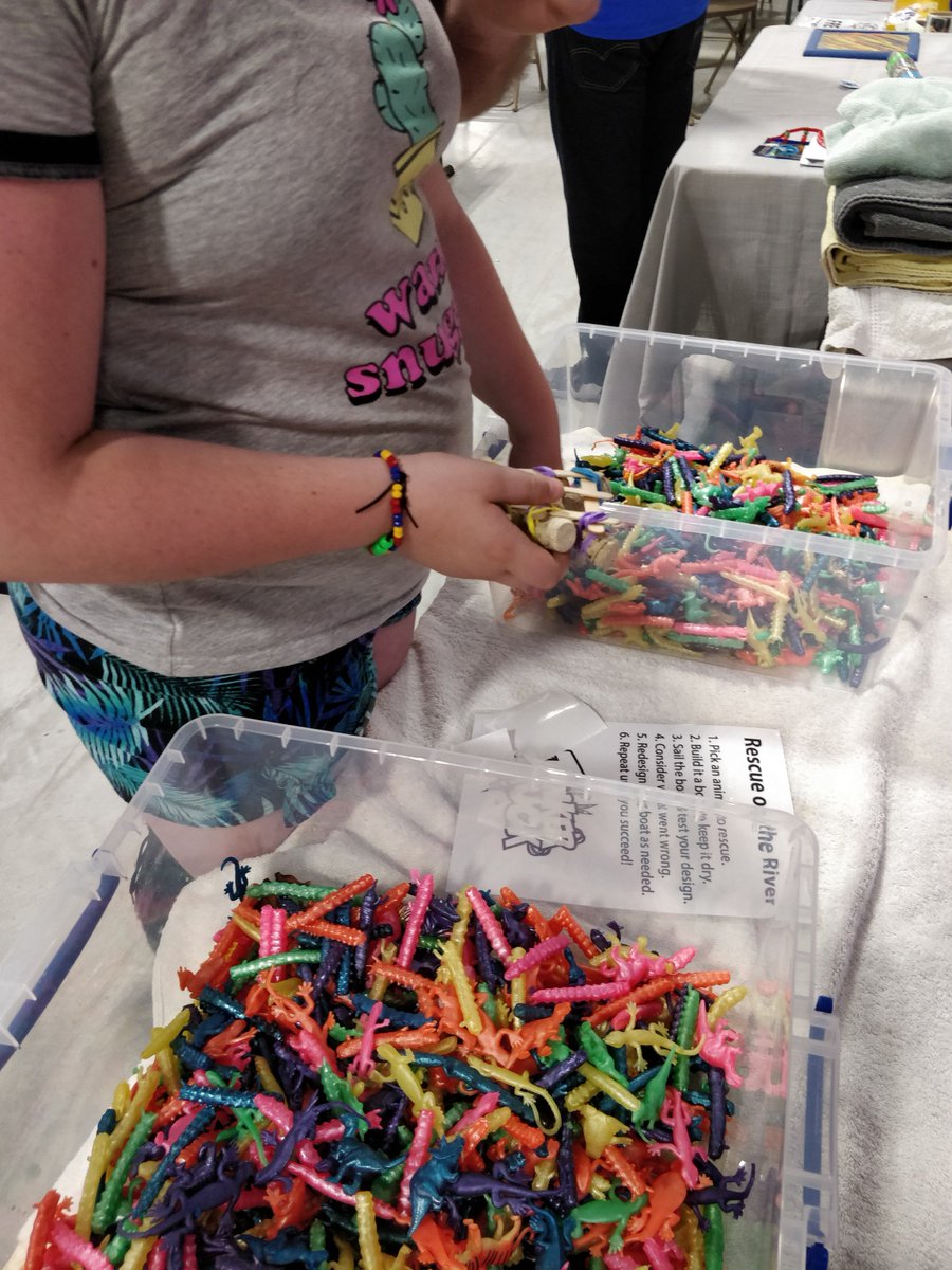 People are prepping for the race in a couple of minutes! @tinkertruck <a href="/MakerExpo/">Maker Expo</a> #makerexpo2018