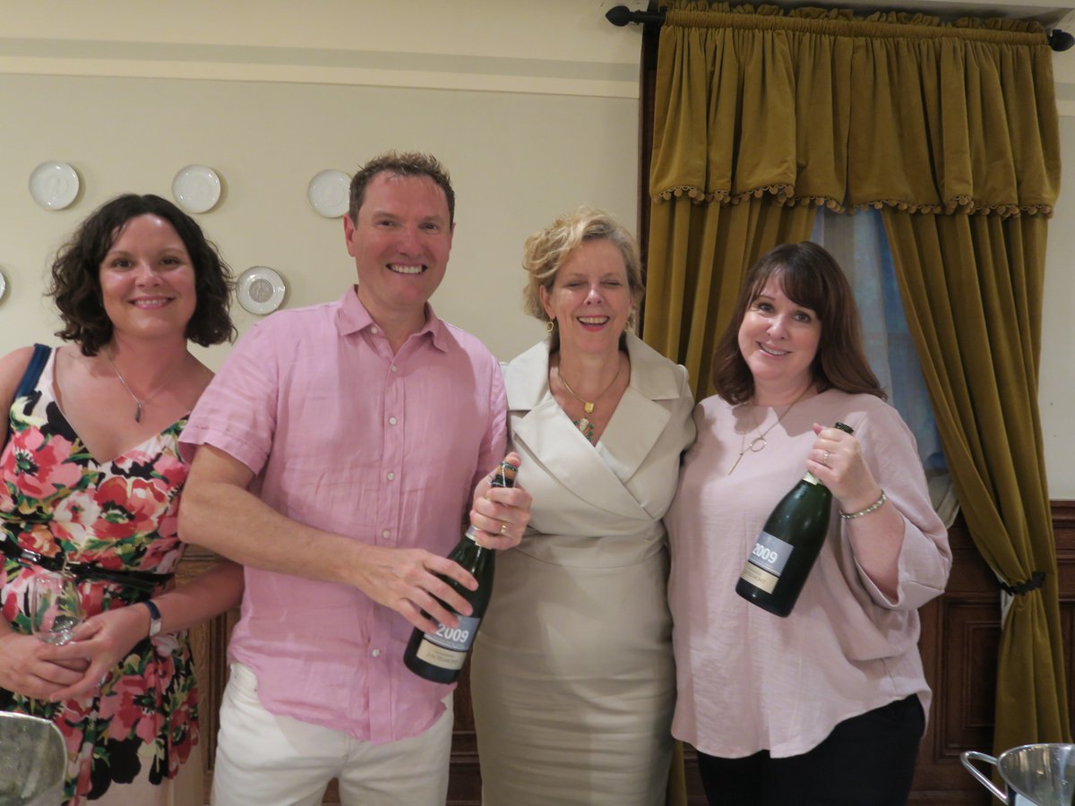 LizPalmer_Wine's tweet photo. #ChampagneEvent with The International Wine and Food Society- #Oakville https://t.co/Ttd3ZA3LCU @LizPalmer #Champagnelovers #Champagne #IFWS https://t.co/h2llAw5wB0