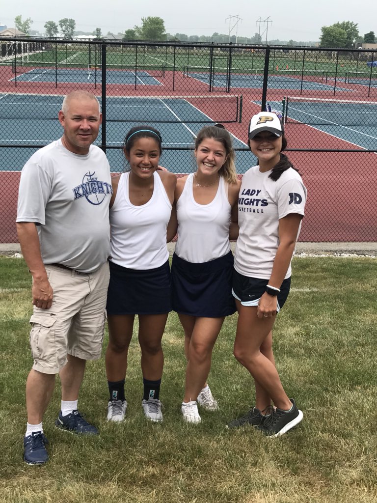 LCC_Athletics's tweet image. Lizzie and Sami are STATE BOUND!!! Winning their 2nd match 6-0, 6-0! Congrats girls, #WINSTATE! 🎾🎾