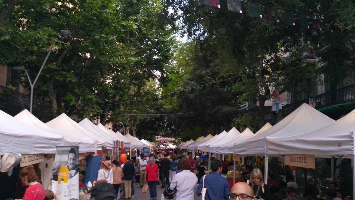 Vine a la Fira Modernista al Carrer Girona, fins aquest diumenge 3 Juny!