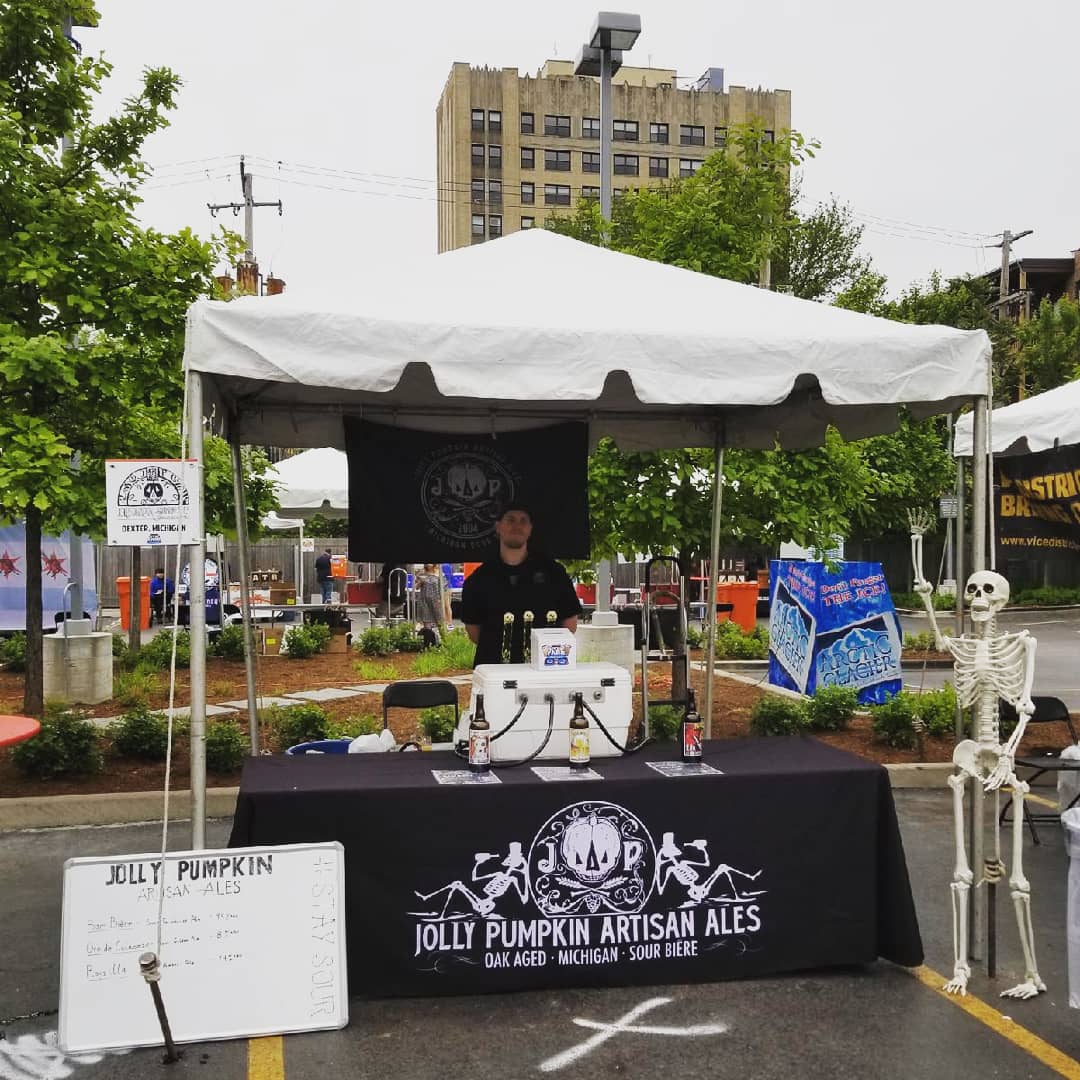 jollypumpkin's tweet photo. It's going down! The first day of Hyde Park Brew Fest is now in full swing! We are out here pouring some absolutely delicious sour ales! Stop by and get weird with us!

#hpbf2018 #staysour #summerofsours https://t.co/UaDppM2i8a