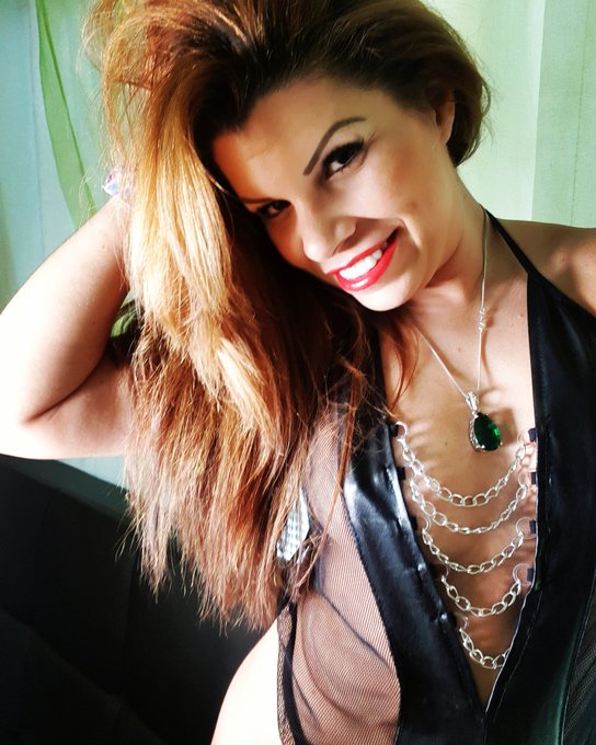 Gleich Online auf https://t.co/oFqTk5T9aQ https://t.co/MHFBoFMJib<a href="/tag/life"class="tags"><span>#life</span></a><a href="/tag/girls"class="tags"><span>#girls</span></a><a href="/tag/happyweek"class="tags"><span>#happyweek</span></a>