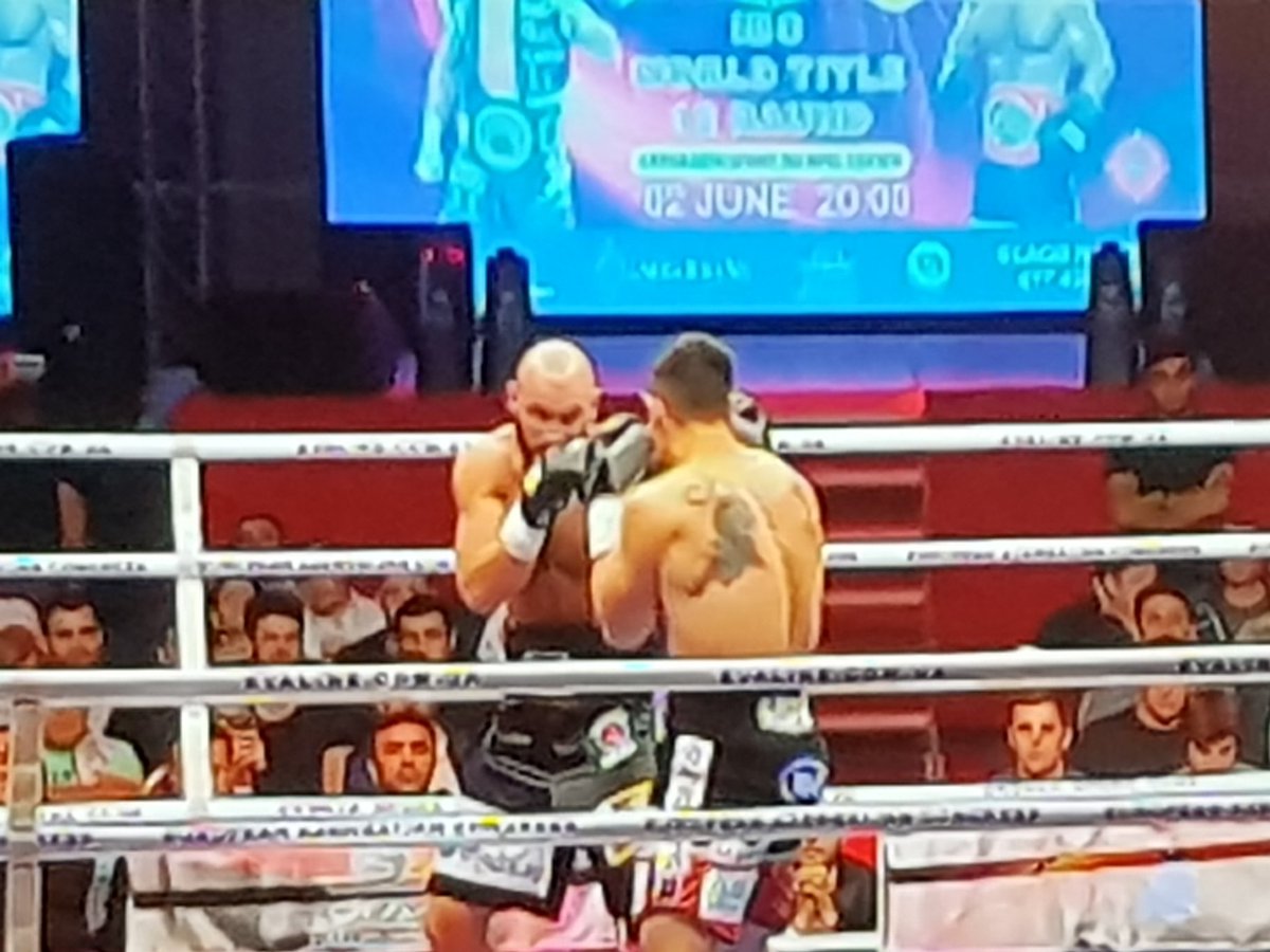 KingEdVIISchool's tweet photo. #RedBoxing🥊 @KingEdVIISchool Old Boy @KevinLerena now live on #SS204 #Strenue #IBOcruiserweight title https://t.co/7lwgmNQCiY
