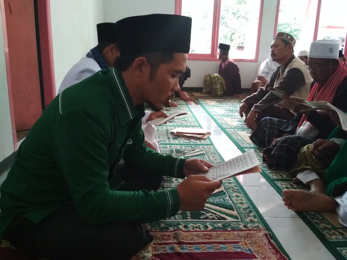 Sadad2Anwar's tweet photo. @cakimiNOW #PKBSebarkanQuranDenganCinta semoga dgn berkah alquran PKB tetap solid hingga 17 april 2019 dan PKB punya Wapres amin allahumma amin. https://t.co/iXlQpG6gjj