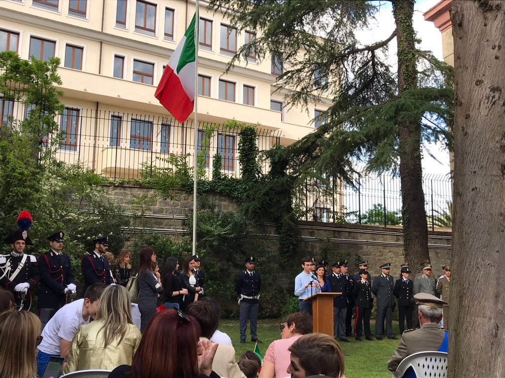 LiceoAsproni's tweet photo. Il nostro Liceo #festeggia i #settanta anni della #REPUBBLICA #ITALIANA https://t.co/k0uiQ8d9BU