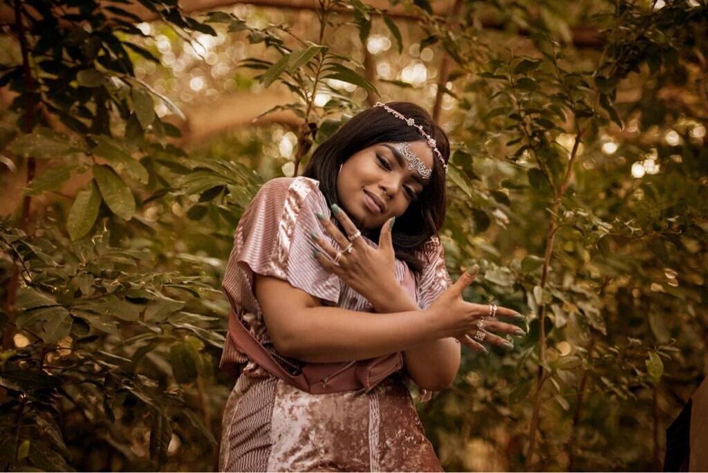 thato_a_shabba9's tweet photo. #SAMA24 RT If You Think She Deserves To Get More Awards 💝🌹 https://t.co/DOZUCKLtgu
