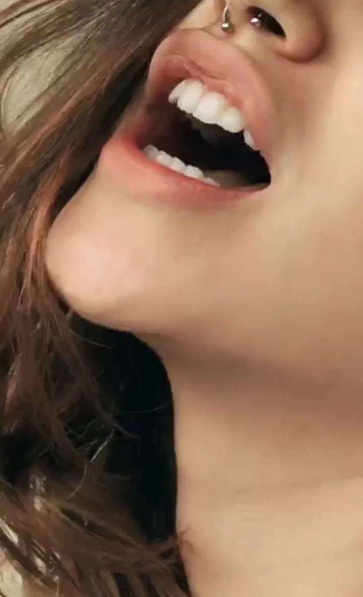 xcabellx's tweet image. deus abençoe os lábios maravilhosos de giovanna grigio