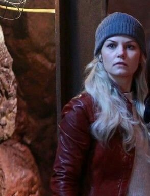 JMo_Swen's tweet photo. Swan Queen ; ☺️ https://t.co/wPQeYV0ggS
