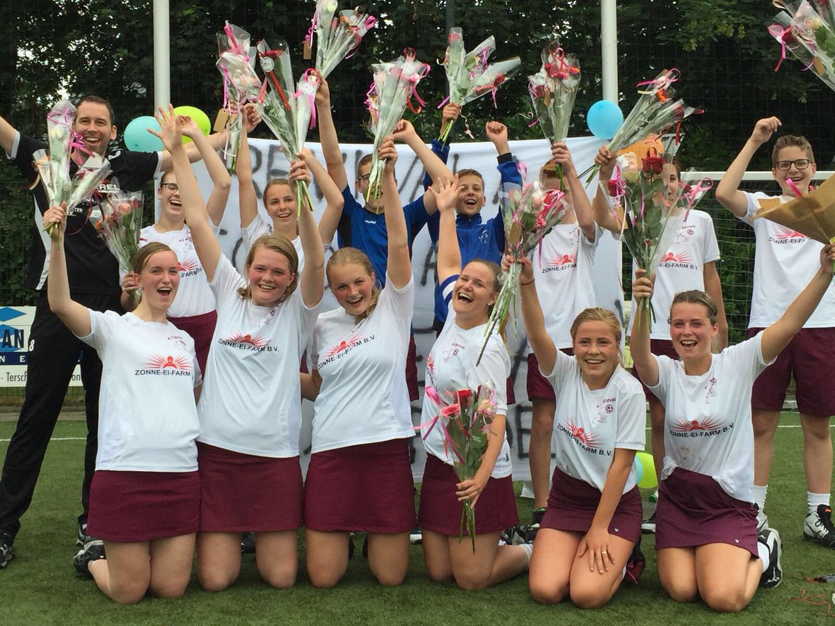 ChrisBuijten's tweet photo. Sarah met haar team A1 @KVRevival KAMPIOEN!!!! Gefeliciteerd 🥇🏆 https://t.co/olG5izQSyr