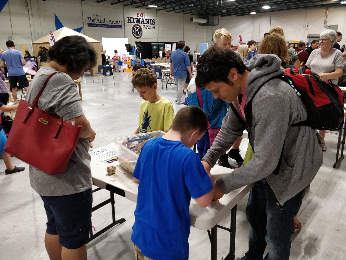 Makers uniting no matter what age is always lovely :D! @tinkertruck <a href="/MakerExpo/">Maker Expo</a> #makerexpo2018