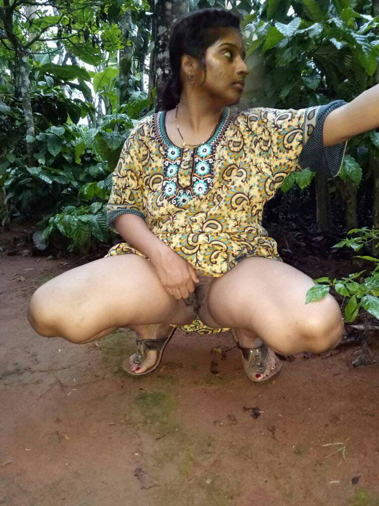 Nirmala151's tweet photo. Un Appa poola pathu un pondati finger panura https://t.co/MHkgX7HqKg