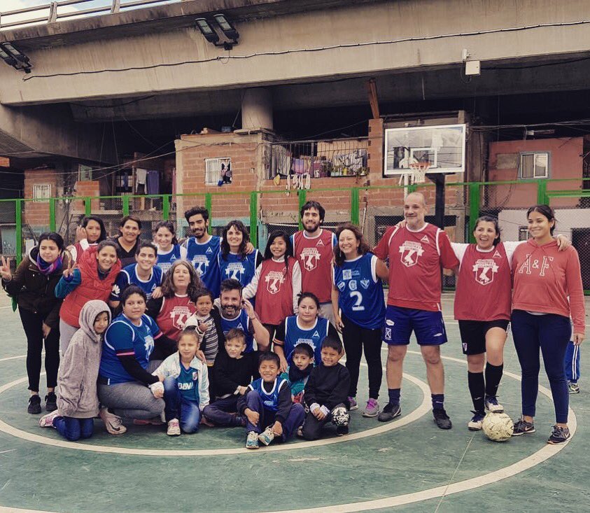 juankyjurado's tweet photo. Fútbol mixto en #V31. #LasAliadas.
💚🇦🇷💪🍀⚽️ https://t.co/wv7rFnf2uv