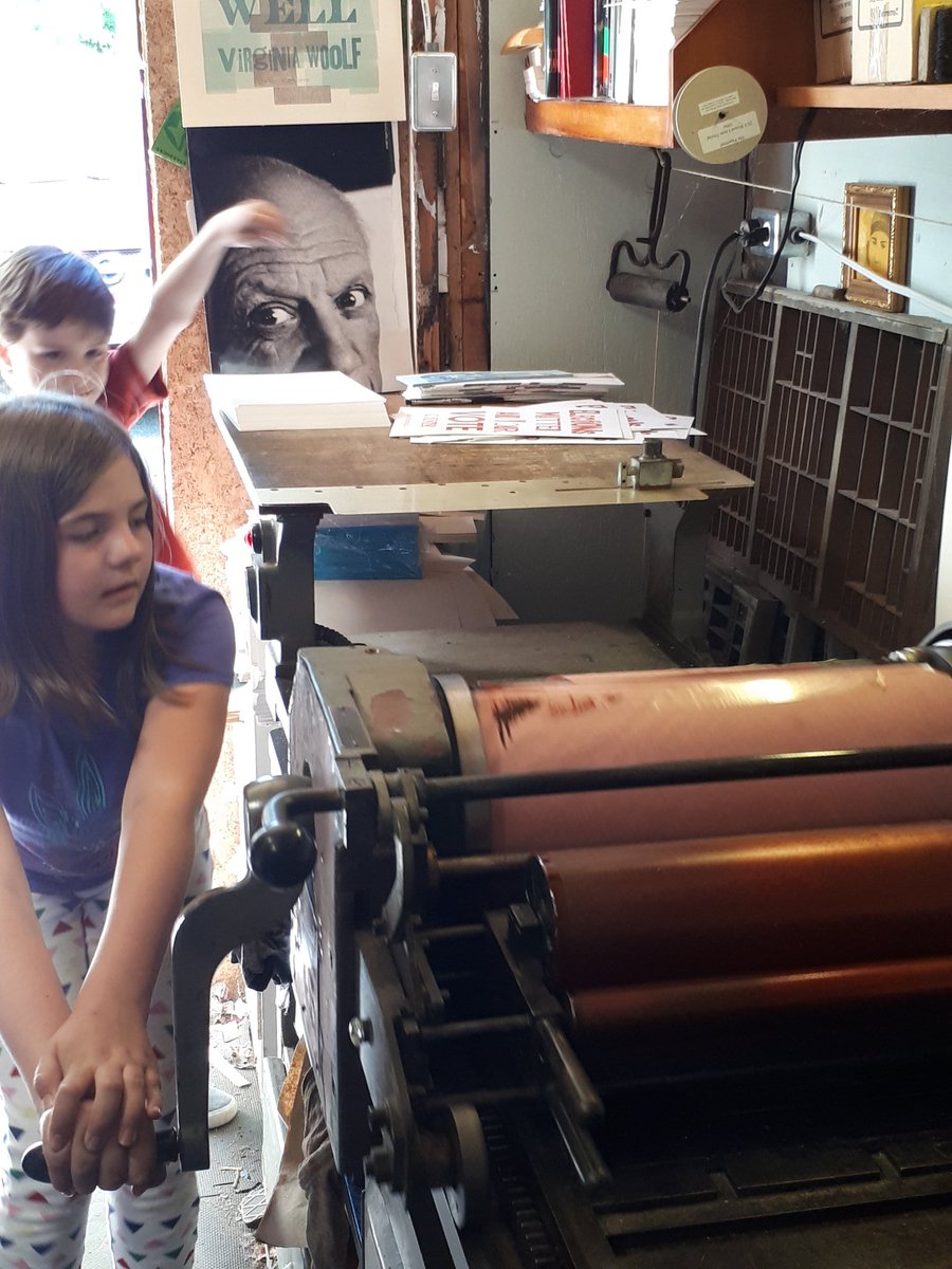 My kids learning to make posters @jacksoncreek press for <a href="/100in1DayPtbo/">100in1Day Peterborough</a> !