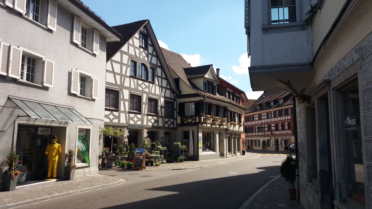 GoatsThatStare's tweet image. Nice trip to the #bodensee visiting #steckborn and #arenenberg 😍