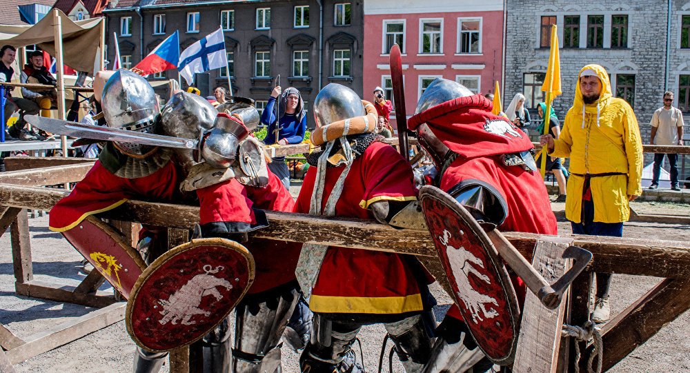 RusEmbEst's tweet image. В рамках Дней старого города в Таллине состоялись красочные рыцарские бои с участием команд реконструкторов из России, Эстонии, Беларуси, Китая, Украины, Германии, Чехии и Финляндии.
#recons