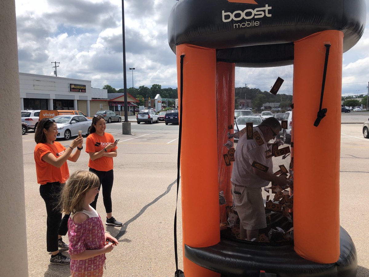 F_Bender's tweet image. Grand opening at Staples Mill Neo Comm!!  @SPG_AJ @DCSouth_Pauline @FayeAirhart @noe_barry @spgwmd @Boost_Neocom @Eric_K_Wong