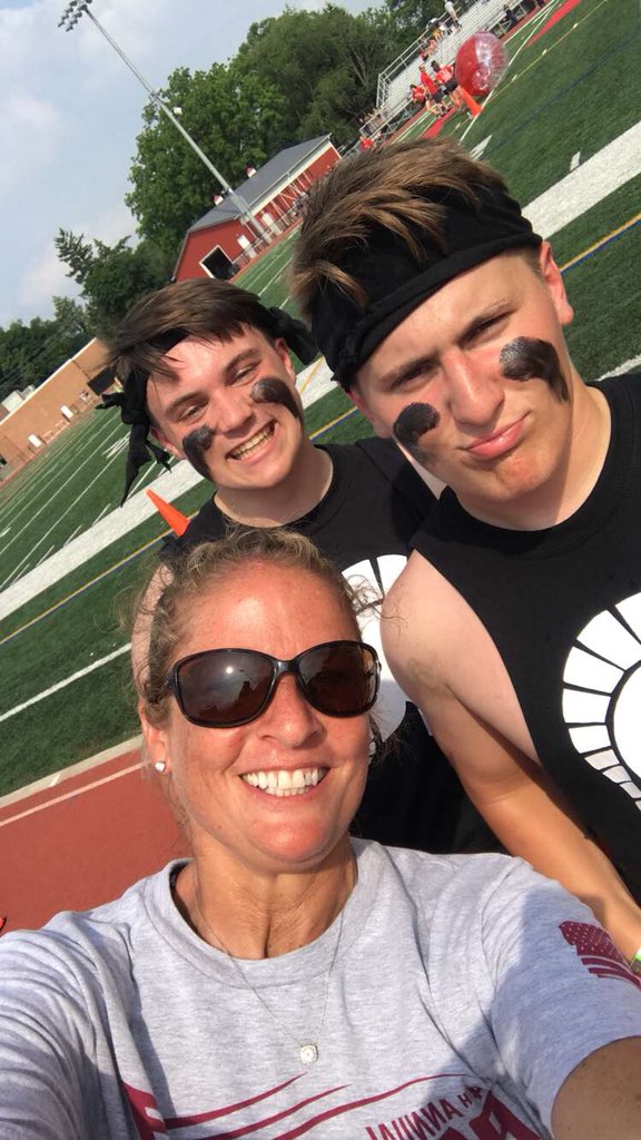 fitness_rv's tweet photo. What a fun day at the Devil Dash!!! ☀️🏃🏼‍♀️ #RVRHS #RVDevilDash #rvpride https://t.co/Zv9zFSzvvb