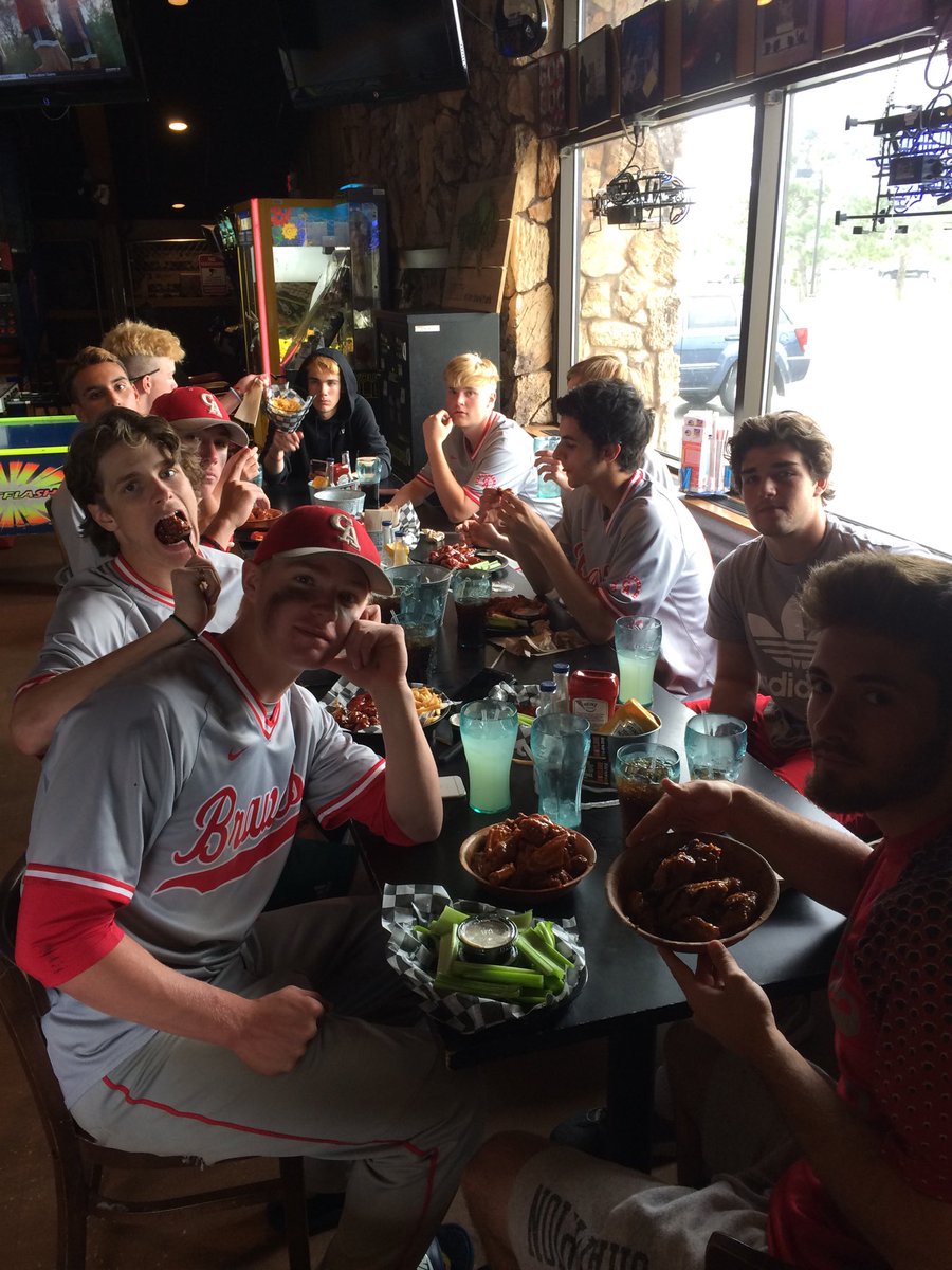 cabaseball1791's tweet photo. The boys are enjoying some post game wings! They earned it! #wheninbuffalo https://t.co/l2ZIQp7f4m