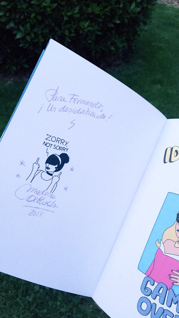 fmov_life's tweet photo. FELISHIDÁH ayer en la #feriaDelLibro de #Madrid con @ModernaDePueblo 💖 #feriadellibrodemadrid #modernadepueblo #idiotizadas #empoderHadas https://t.co/GDz1nuHrPT