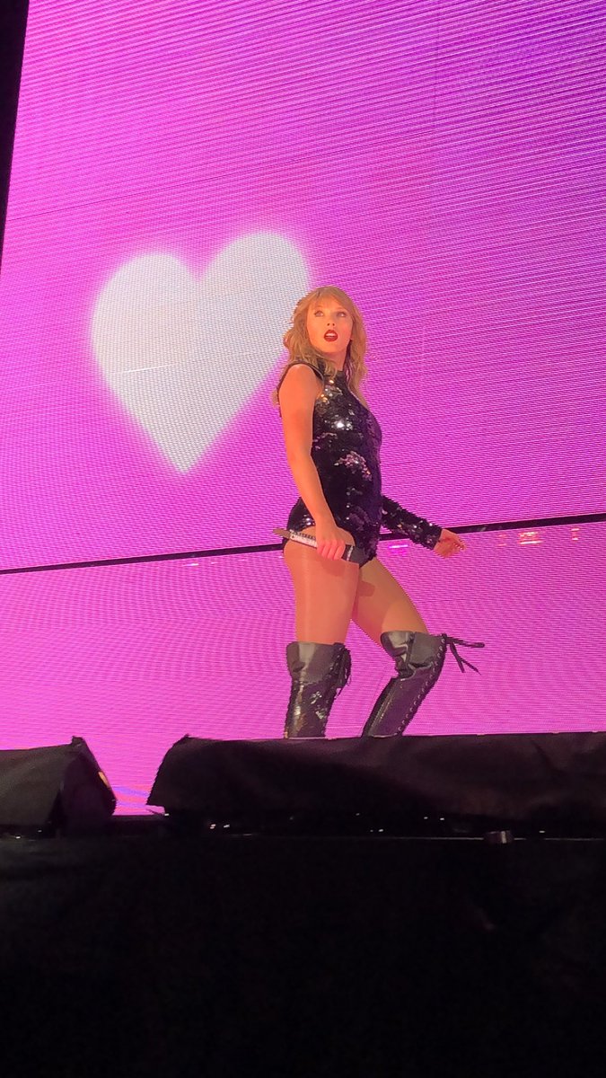 B96Chicago's tweet photo. Who is ready for round two tonight? @taylorswift13 #ReputationChicago #ReputationStadiumTour #RepChicago https://t.co/YDRzQls8j9