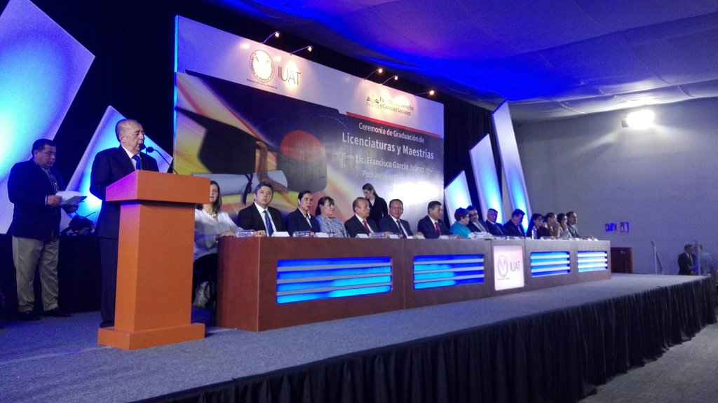 hyperFADYCS's tweet photo. Ceremonia de Graduación de Licenciaturas y Maestrías Lic. Francisco García Juárez Clase 2018-1
#HypermediaUAT #FADYCS #UAT #YoCreoEnLaUAT #graduaciones #graduados #Tampico#CdMadero #CdVictoria #Tamaulipas https://t.co/nj08C86Uvy