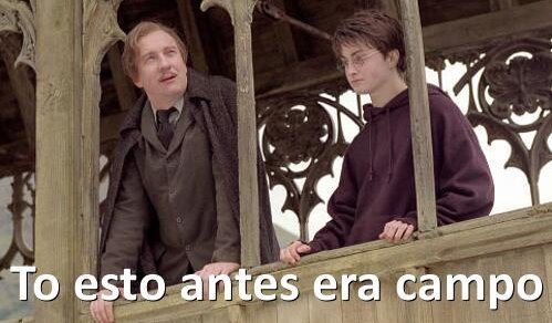 ProfesorSnape's tweet image. -Harry, hay una cosa que no sabes.
-¿Cuál, profesor Lupin?