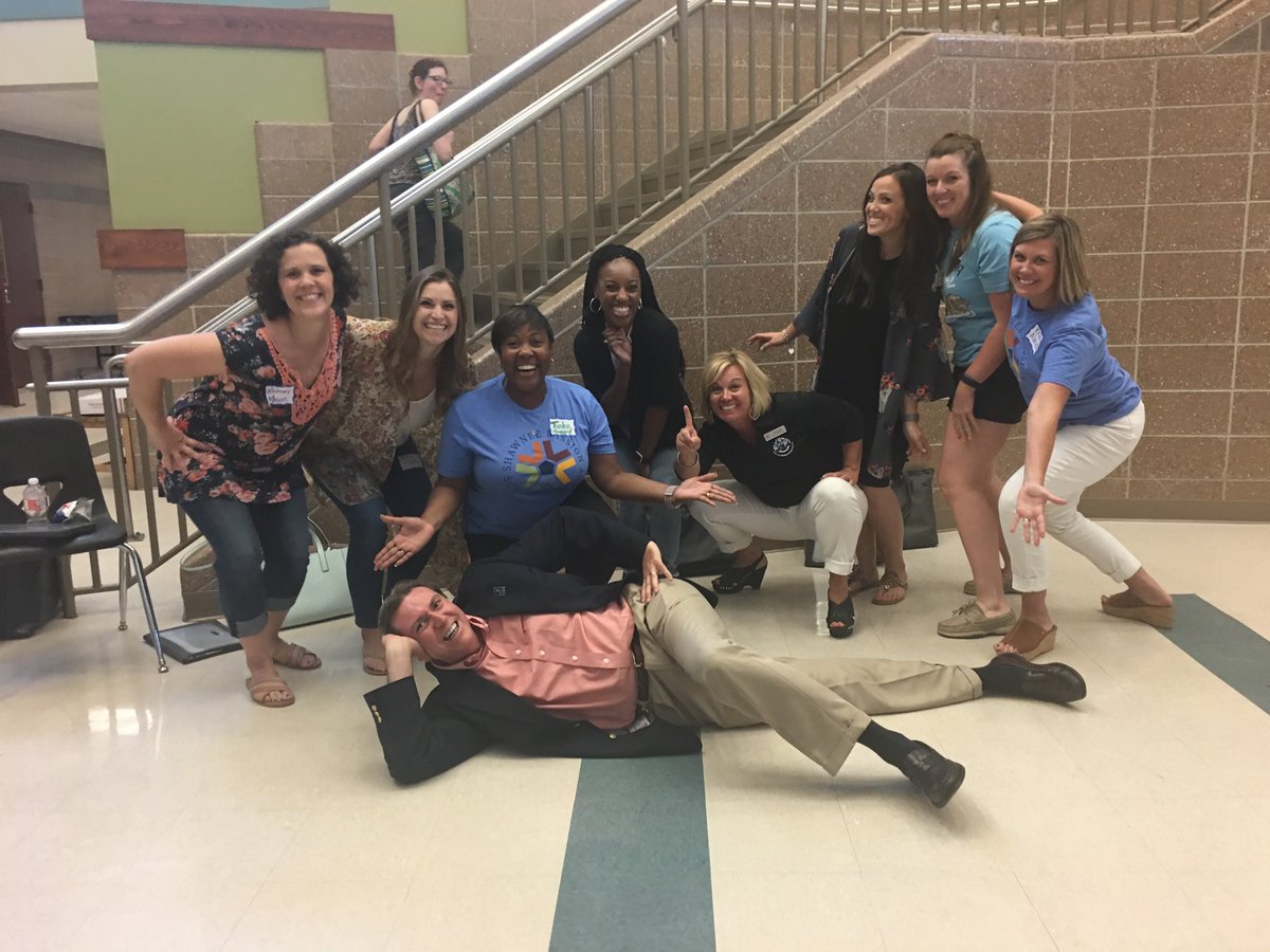 principalplewis's tweet photo. Who has the most involved, committed, connected education commissioner? #Kansas @KsCommissioner  Randy Watson is #1 for kids and educators! @KSDEredesign @EdcampRedesign @theSMSD https://t.co/KurDuKy1XR