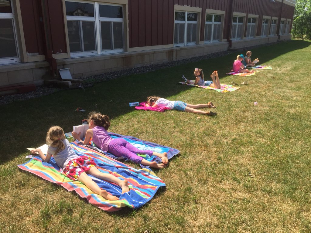 MsAudettesClass's tweet photo. Beach day reads! 🏖☀️ #Room312 #KaledioscopePRIDE @TweetKCS https://t.co/GV3abn7Qf2