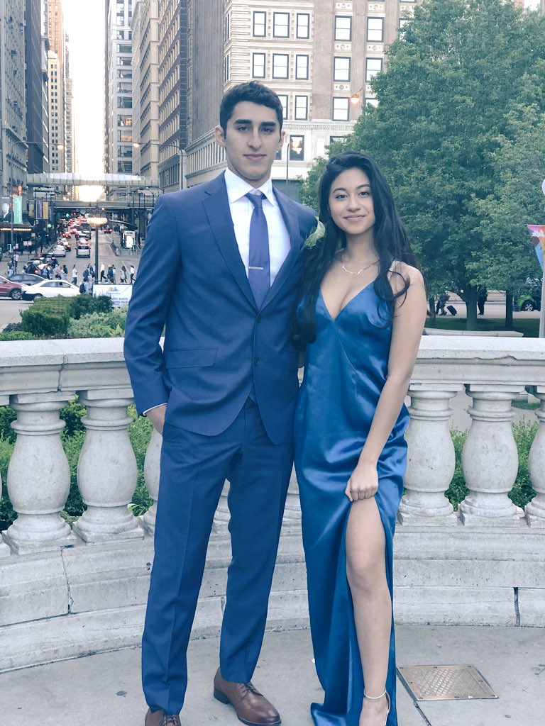 ariasar29's tweet photo. #prom2018 ✨ https://t.co/0rRwbhUrlY