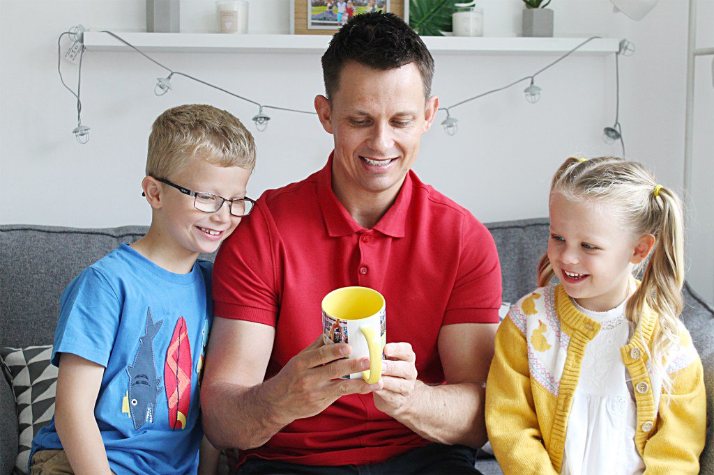 letstalkmommy's tweet photo. Come see Father's Day Gift Ideas and see how we got creative to give Daddy's office a makeover. https://t.co/oxKfJ1duDl @snapfishuk #ad #snapfishuk https://t.co/qJedj0WNPv