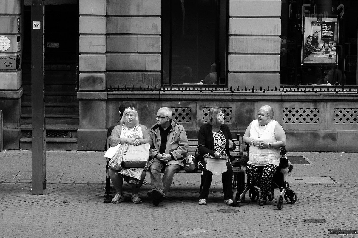 landells_david's tweet photo. More visitors are enthralled with all that #Chester has to offer. :) @ShitChester @every_chester @ChesterChron #photography https://t.co/pyr772KnWc