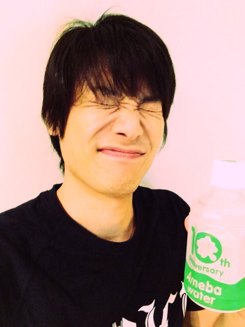 yui19991024's tweet image. 昨日はくそ忙しくて帰ってぶっ倒れるように寝たけど兼ちゃんのお誕生日お祝いしてない…
兼崎健太郎お誕生日おめでとう。
まじで歌うま胸筋おばけにゃかなわねえ。何しても愛おしい。飛び跳ねてても😘これからも頑張ってください。
#兼崎健太郎生誕祭