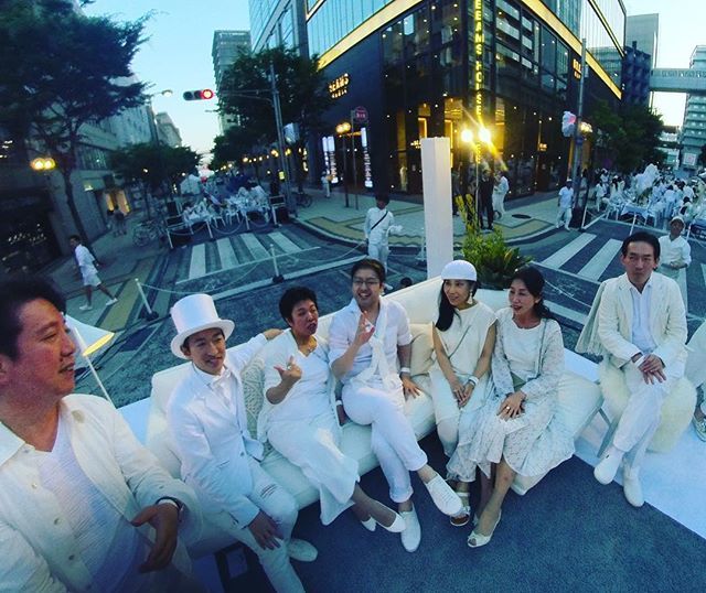 nobi's tweet photo. #神戸ホワイトディナー https://t.co/lzj3cPh08C https://t.co/i8IVc7Tgv3