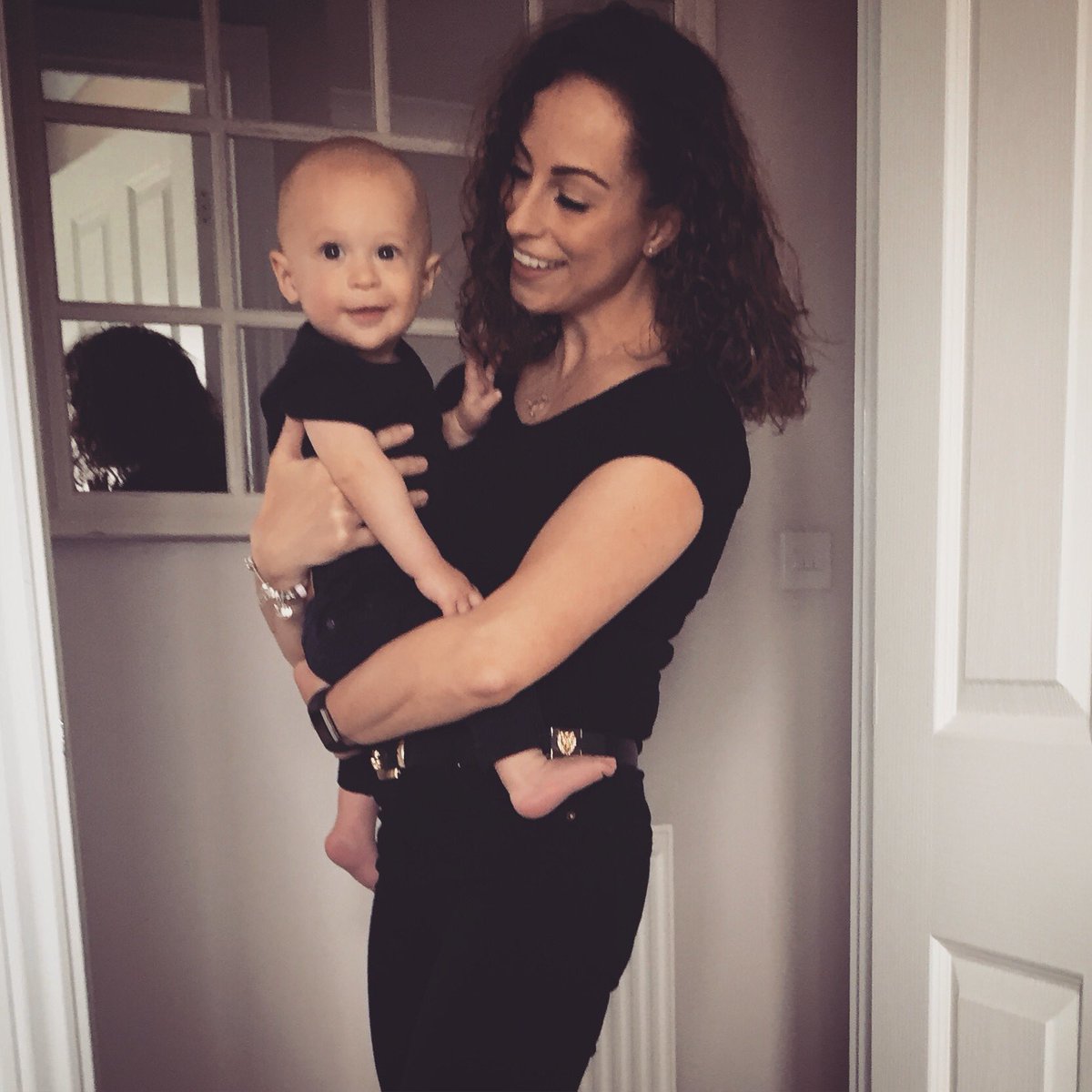 promogem's tweet image. Today we wear black .. #twinning  #naturalcurls #notaperm 🙄