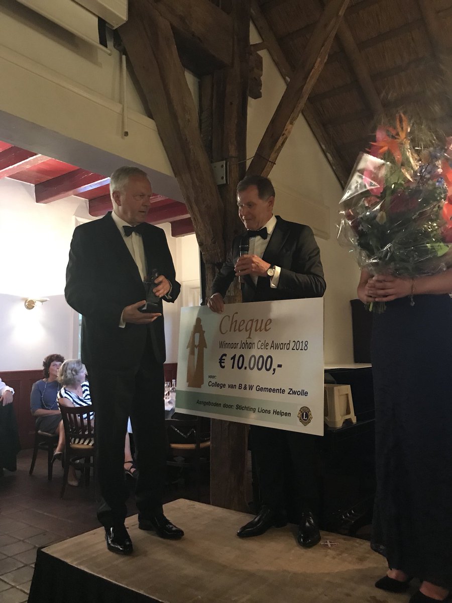 De Johan Cele Award 2018 van Zwolle is dit jaar voor het college van B&amp;W van Zwolle voor jarenlange ontwikkeling van de stad en de @RegioZwolle Van harte Henk Jan Meijer, burgemeester en boegbeeld!