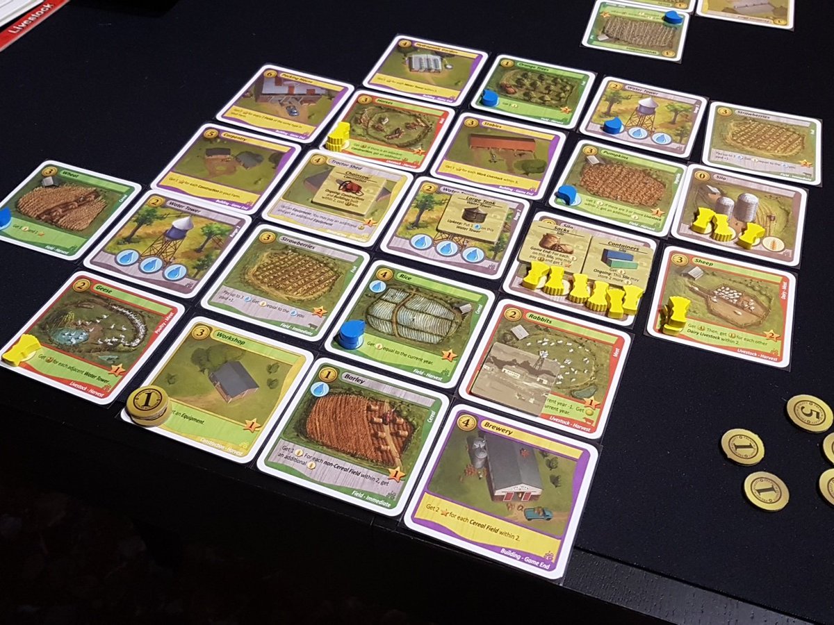 TemaPegado's tweet image. Qué buena partida a este #FieldsOfGreen de @ArtipiaGames, con victoria final de @aypiticlibonico por tres míseros puntos. Una vuelta de tuerca a uno de mis juegos favoritos, Among the Stars, añadiendo engine building en un ambiente bastante más rústico.