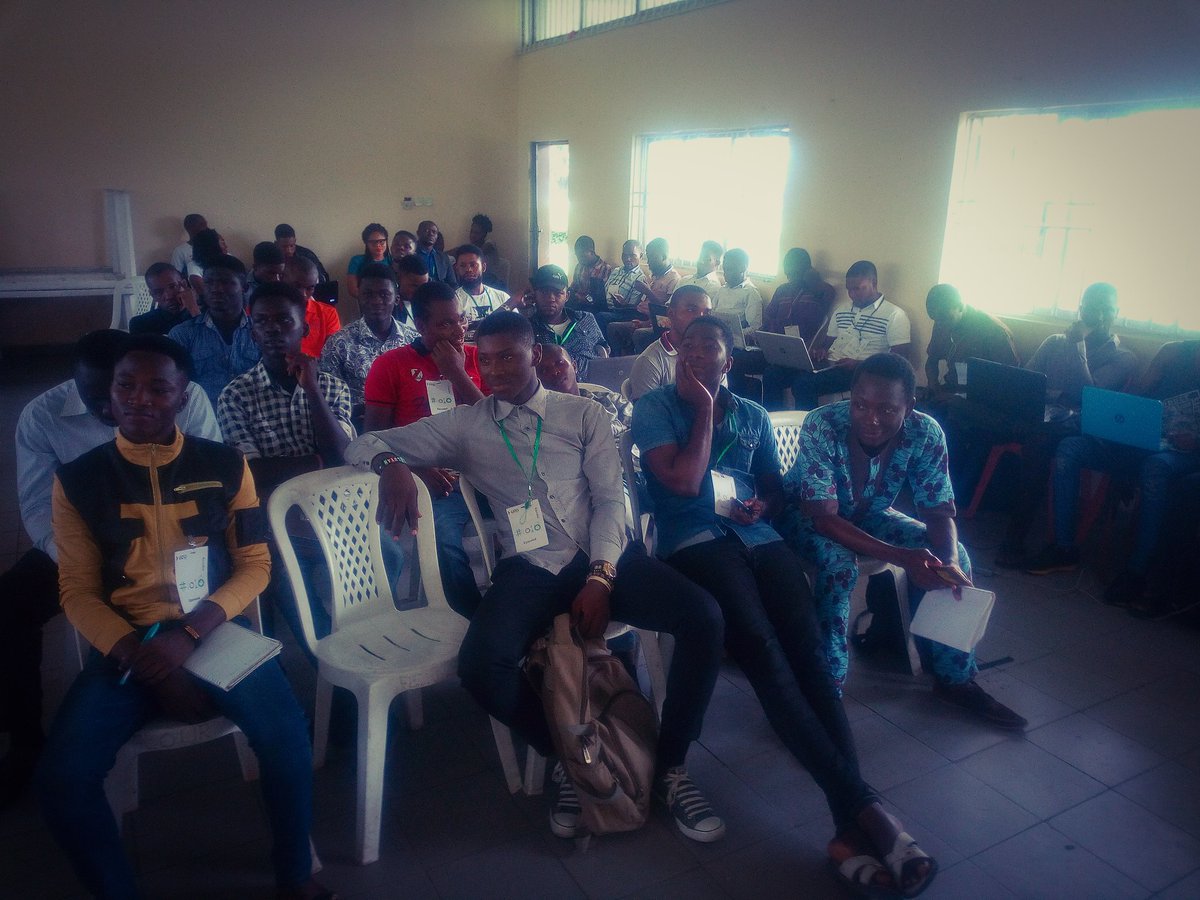 Timothy_Ovie's tweet image. Today #io18extended warri was nice. 
@Dominus_Kelvin, nor gree smile. But is talk on journey into tech inspired me tho. 
The panel discus was lite 🔥🔥🔥
@PerrieFidelis, I will not talk sha😊😊
@charlico Thanks.
I was made a comedian by @gdg_warri today.