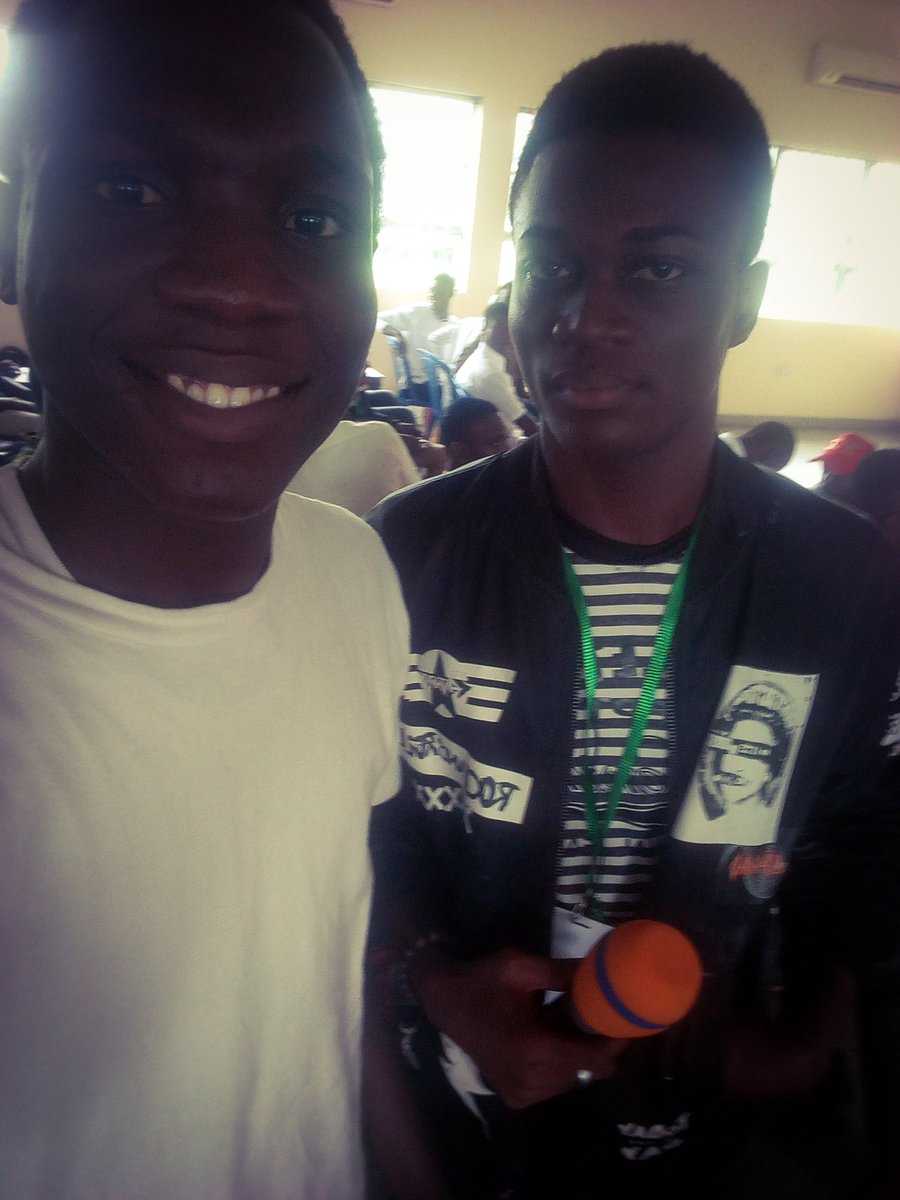 Timothy_Ovie's tweet image. Today #io18extended warri was nice. 
@Dominus_Kelvin, nor gree smile. But is talk on journey into tech inspired me tho. 
The panel discus was lite 🔥🔥🔥
@PerrieFidelis, I will not talk sha😊😊
@charlico Thanks.
I was made a comedian by @gdg_warri today.