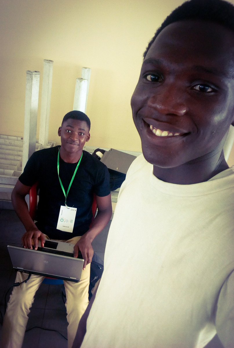 Timothy_Ovie's tweet image. Today #io18extended warri was nice. 
@Dominus_Kelvin, nor gree smile. But is talk on journey into tech inspired me tho. 
The panel discus was lite 🔥🔥🔥
@PerrieFidelis, I will not talk sha😊😊
@charlico Thanks.
I was made a comedian by @gdg_warri today.