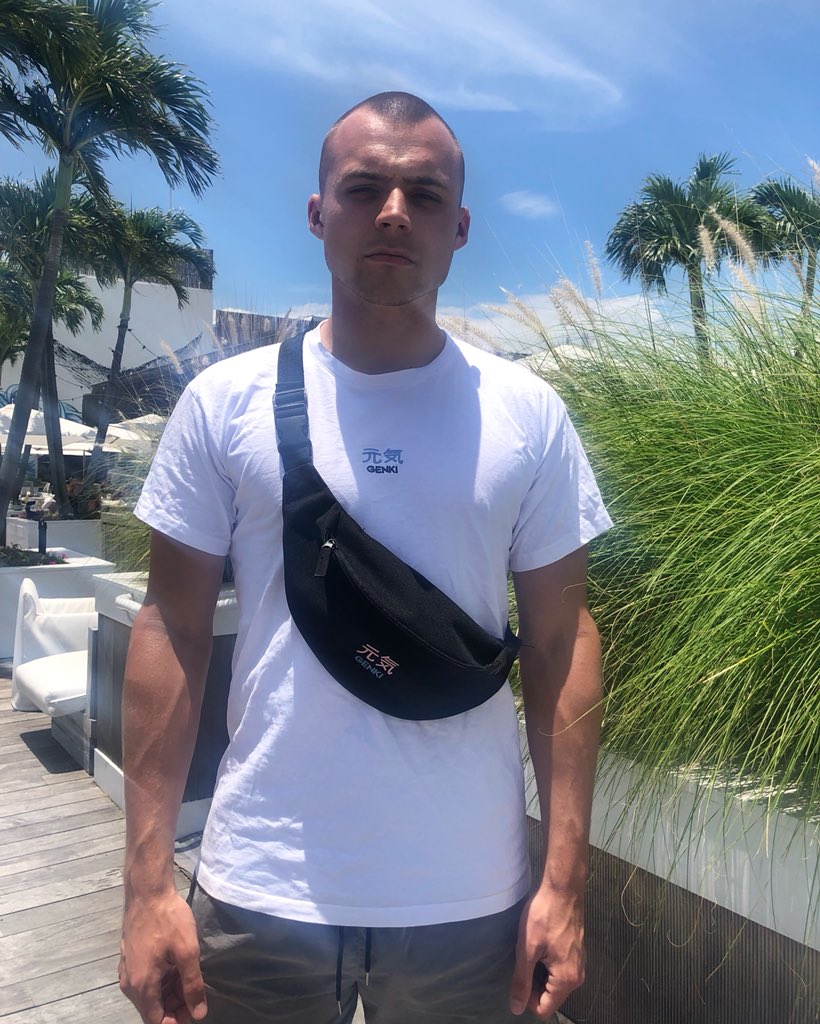GenkiLifestyle's tweet photo. Summer vibes 🌴 #Genki #Miami https://t.co/MSbnwjVkwH